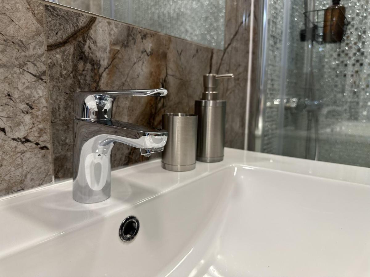 Apartament In Suceava, Zamca Lägenhet Exteriör bild