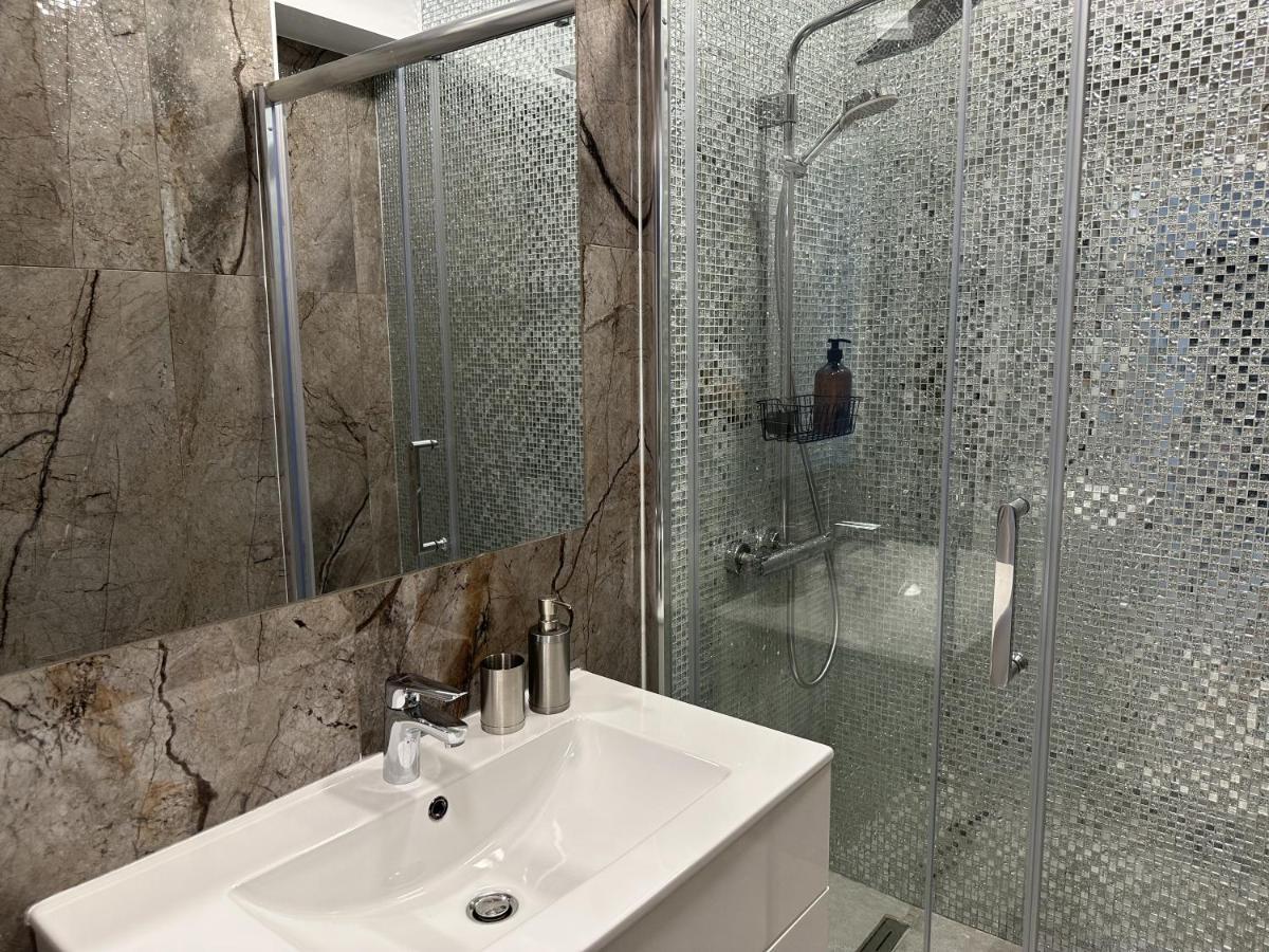 Apartament In Suceava, Zamca Lägenhet Exteriör bild
